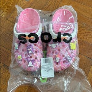 Crocs Unisex-Adult Classic Hello Kitty Clog, Multi Hello Kitty